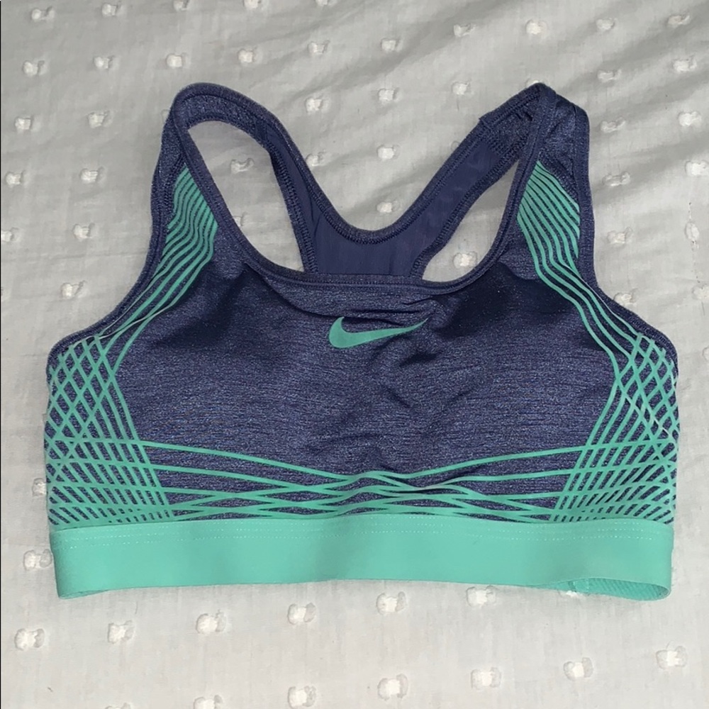 Nikepro sports bra !